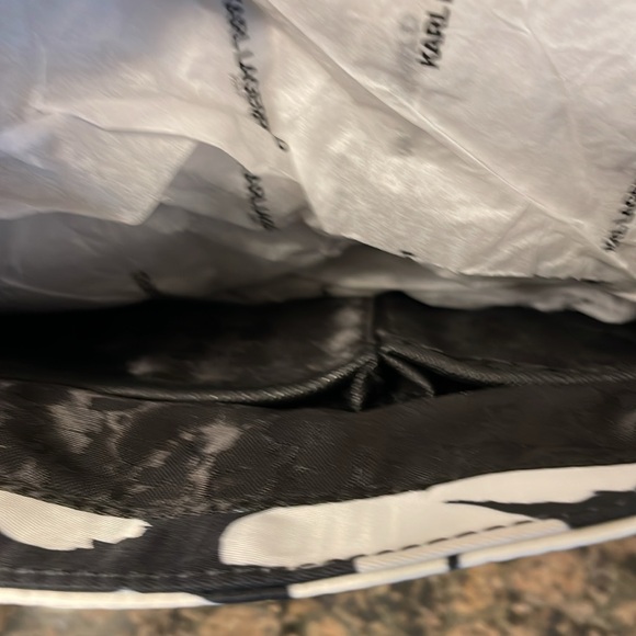 Karl Lagerfeld Paris Cara White/Black Floral Crossbody Retail 168.00 NWT - Picture 10 of 13